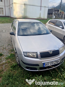 Skoda Fabia 1,2 benzină anul 2003.