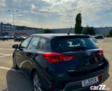 Toyota Auris 1.8 L VVT-i Sol + Hybrid