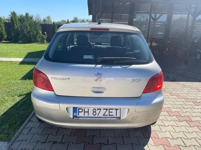 Peugeot 2007., benzina