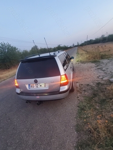 Vand Golf 4 Break 1.6 16v Preț bombă 4500 lei