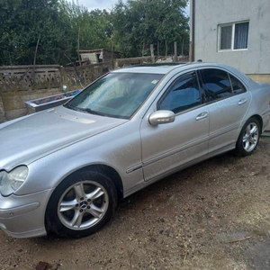 Vând Mercedes Benz w203