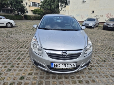 Vand schimb Opel Corsa D 1.4 benzina 90 cp an 2010 euro 5 unic proprietar