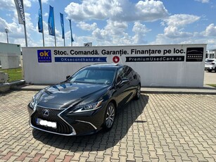 Lexus Seria ES 300h 2.5 TNGA HV 25H- 4X2 CVT Business