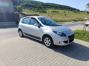 Renault scenic 5.locuri an 2011 motor 1,6 benzina clasic 116.cp 6 + 1