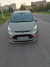 Vând Ford B-max