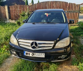 Vand Mercedes 220 C clase