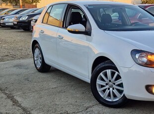 Volkswagen Golf 1.6 TDI DPF Comfortline