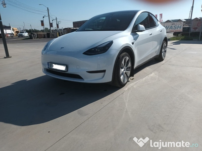 Tesla model Y SR 2022 4000km Se da cu contract V-C