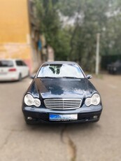 Vând mercedes-benz 2.2 CDI C200 FULL - ANUL 2004