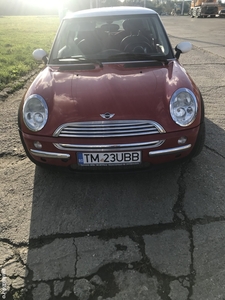 Vînd Mini Cooper 2003 1,6 benzină