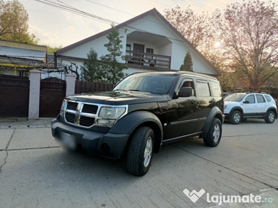 Dodge Nitro 4x4 la buton