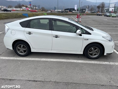 Toyota Prius Plug-in (Hybrid) Comfort