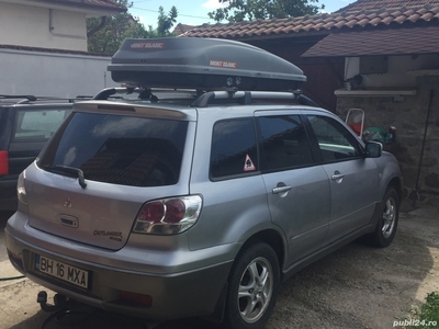 Vând Mitsubisishi outlander 4x4 permanent din 2004