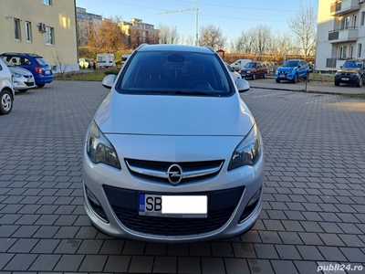 Vând Opel Astra j Sports Tourer