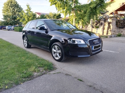 Audi A3 Sportback 1.4 TSI cu 122 cp an 2009, bixenon,led,climatronic