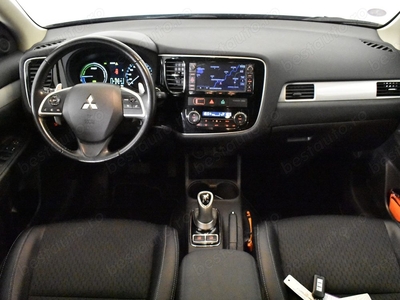 Mitsubishi Outlander 2.0 - Hibrid - Automatic - 120 hp - 171.321 km