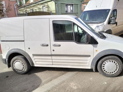 vând ford transit Connect