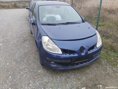 De vanzare Renault Clio 3 Motor 1,4-16 Valve Euro 4 Avariat