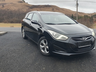 Hyundai i40 Automat 6+1 Viteze 1.7CRDi 136cp Navi Camera Padele