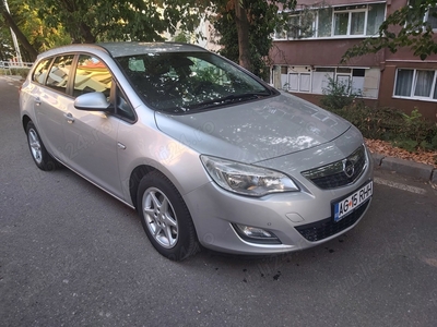 Opel Astra J