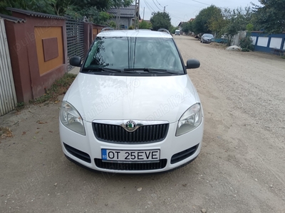 Vând Skoda Fabia,