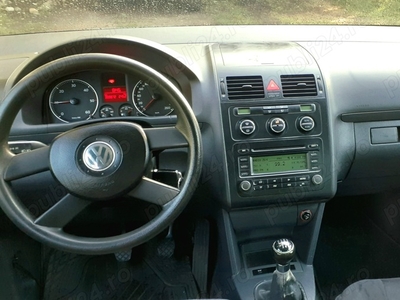 Vând Volkswagen Touran 1.9 tdi