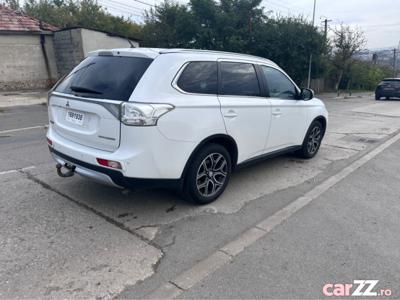 Mitsubishi Outlander 7 locuri