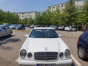 Mercedes-Benz E