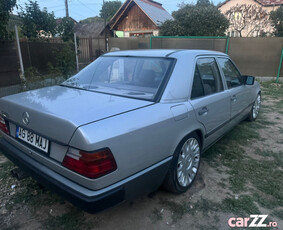 Mercedes W124 1988