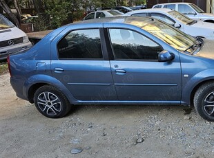 vand Dacia Logan 2008 cu gpl