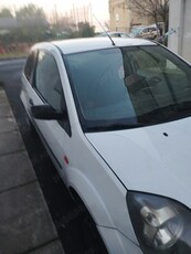 vând Ford fiesta 1.6 diesel TDI