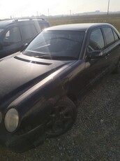 vand mercedes e200 si opel corsa d 1.4 d an 2009