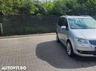 Volkswagen Touran 2.0 TDI DPF Highline DSG