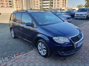 Volkswagen Touran 2.0TDI, Automată DSG cu 6 trepte