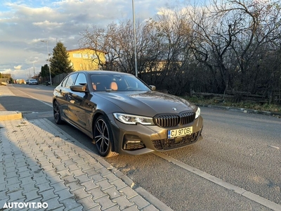 BMW Seria 3 330i AT