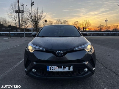 Toyota C-HR 1.8 HSD 4x2 CVT C-enter