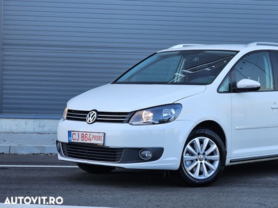 Volkswagen Touran 2.0 TDI DPF BlueMotion Technology DSG STYLE