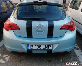 Opel Astra J 2010