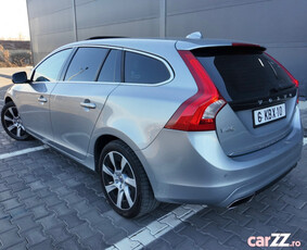 Volvo V60 AWD - Plug-In hybrid - Summum D6