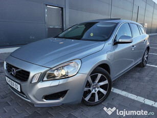 Volvo V60 AWD - Plug-In hybrid - Summum D6