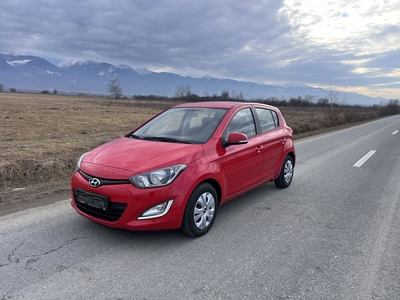 Hyundai i20 1,3 benzină 86 Cp 2014 Euro 5 130000km Rate Fixe Avans 0 Arpasu de Sus