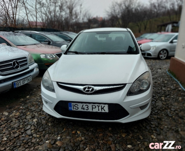 Hyundai I30, an 2011, 1.6 motorina = rate cu buletinul