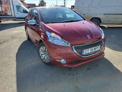 De vânzare Peugeot 208 STYLE 1.2 benzină 2015