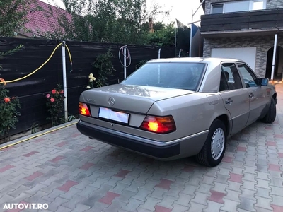 Mercedes-Benz W124