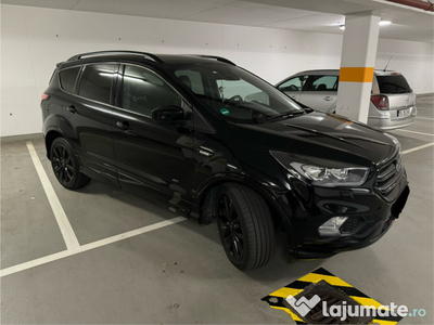 Ford kuga 2018 masina