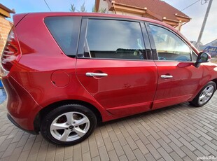 Renault megan scenic 3 .