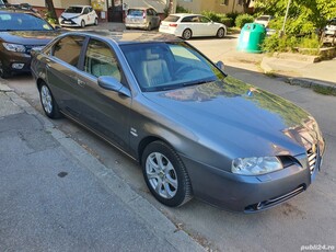 Vând Alfa Romeo 166 facelift