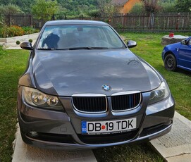 BMW Seria 3 318i Touring