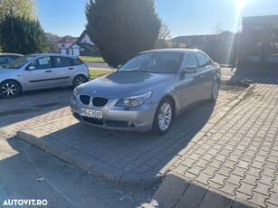 BMW Seria 5 523i Touring