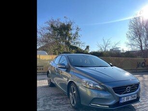 Volvo V40 D2